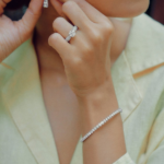 0.07 ct Spark Oval Bangle - Image 2